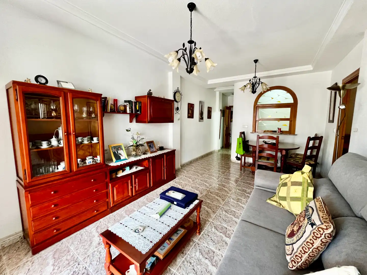 Sala d'estar de Pis en venda en Torrevieja amb Aire condicionat, Terrassa i Traster