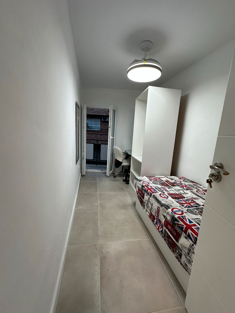 Bedroom of Flat to rent in Burjassot  with Heating, Furnished and Oven