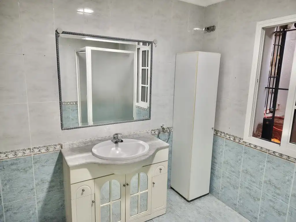 Bathroom of Flat for sale in Dos Hermanas