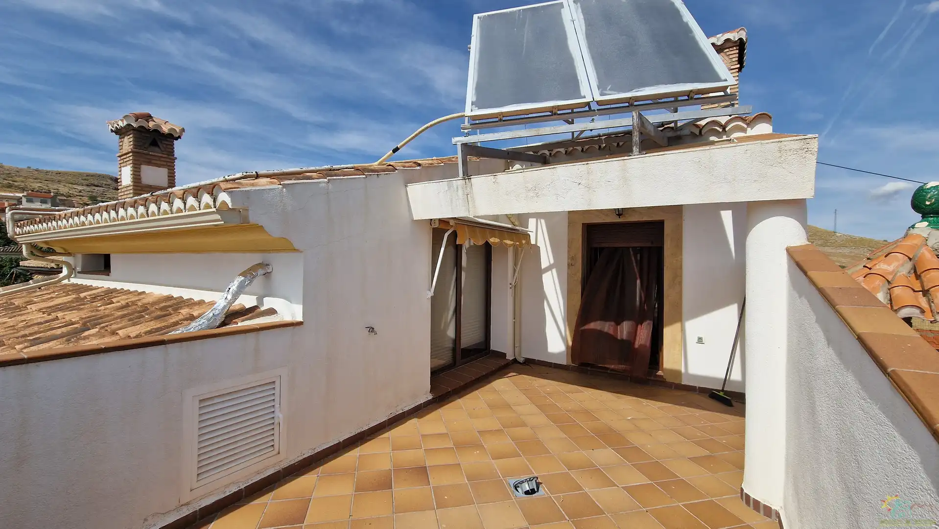 Terrasse von Einfamilien-Reihenhaus zum Verkauf in Diezma mit Klimaanlage, Heizung und Privatgarten