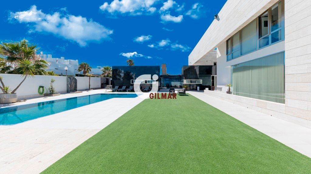 Jardí de Casa o xalet en venda en Conil de la Frontera amb Aire condicionat, Jardí privat i Terrassa