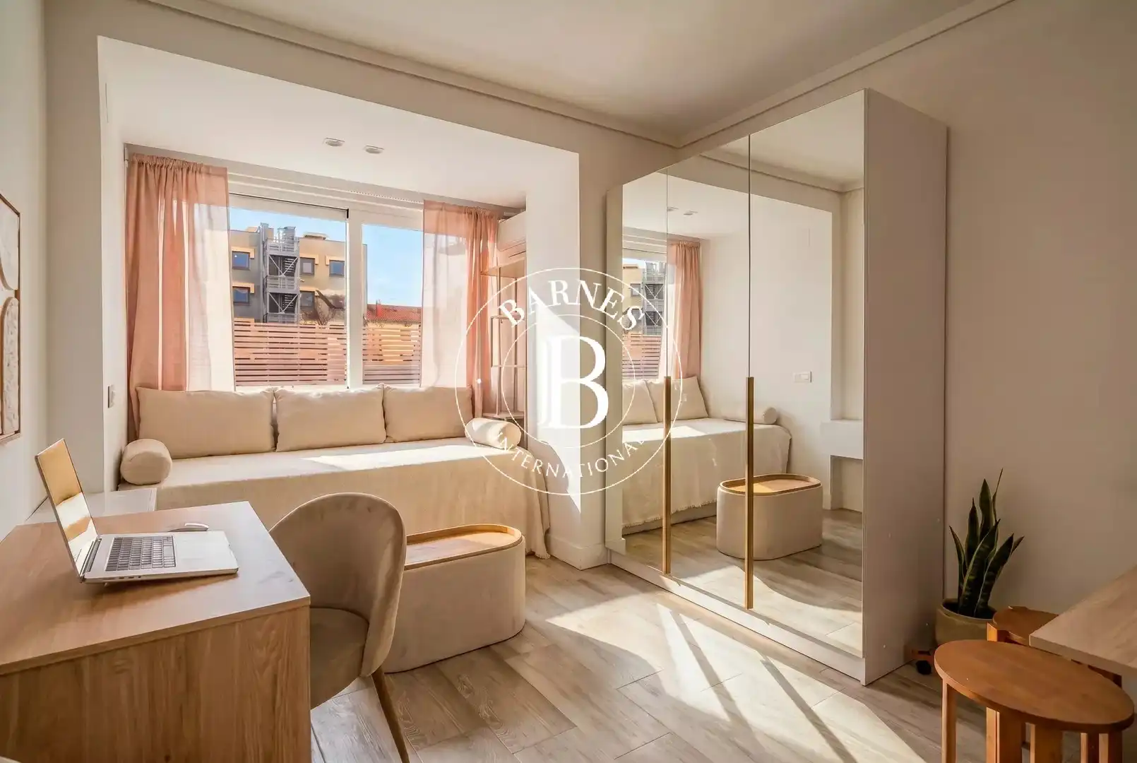 Habitación de Estudio de alquiler en Madrid con Aire acondicionado, Calefacción y Amueblado