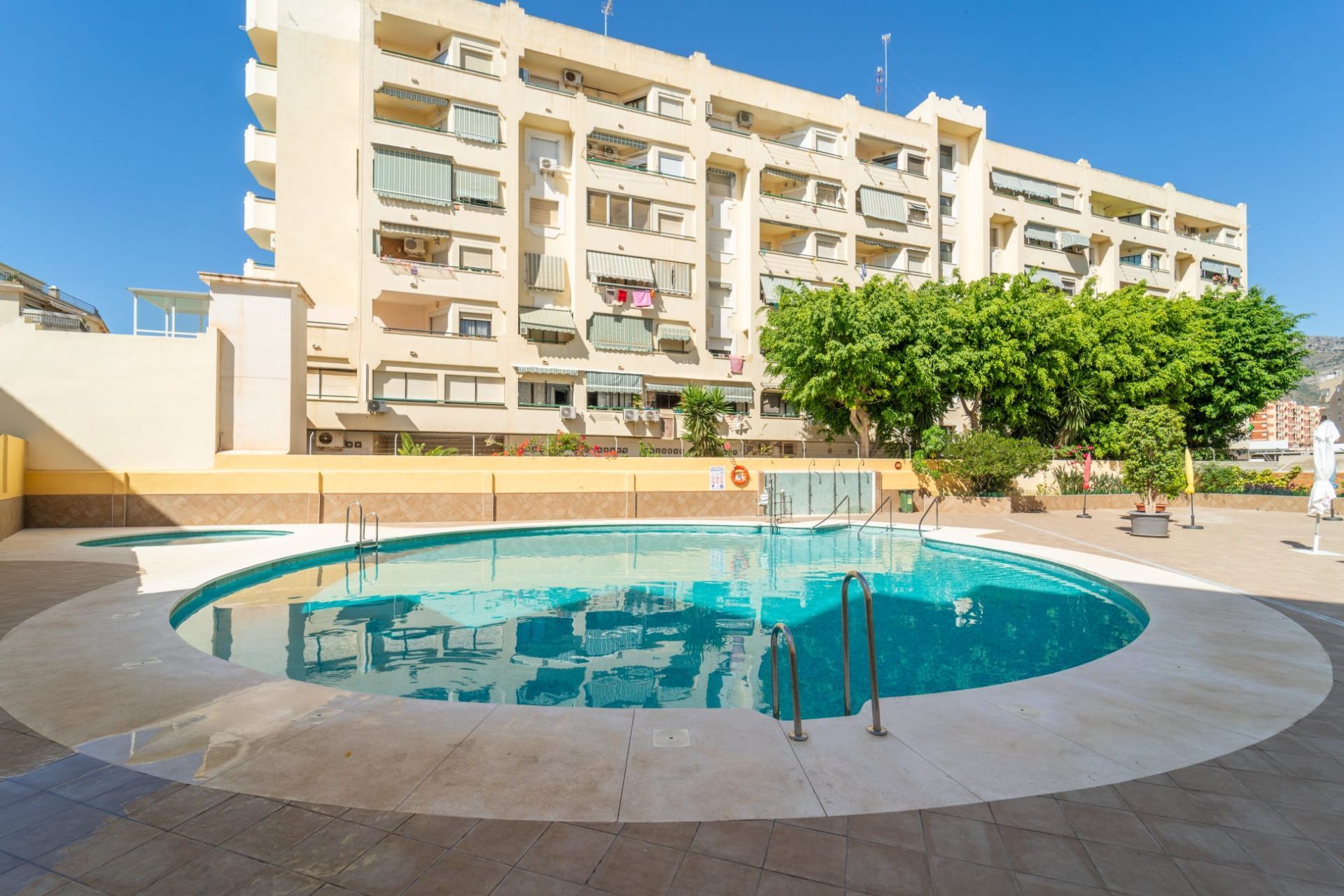 Piscina de Estudi en venda en Torremolinos amb Aire condicionat, Calefacció i Moblat