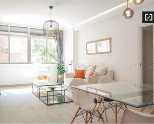 Living room of Flat to rent in  Madrid Capital  with Air Conditioner, Heating and Furnished