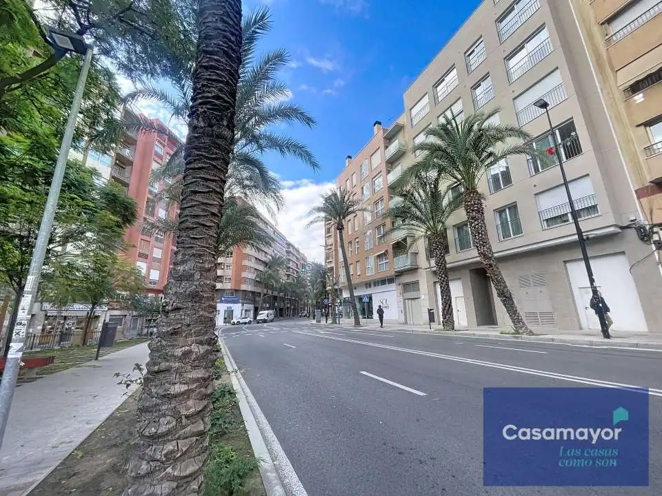 Vista exterior de Pis en venda en Alicante / Alacant amb Aire condicionat, Calefacció i Terrassa
