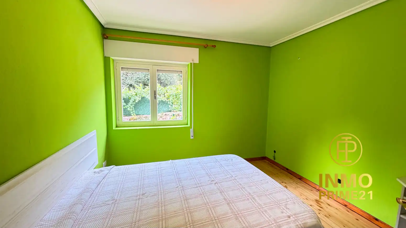 Habitación de Casa o chalet en venta en Corvera de Toranzo con Parquet y Balcón