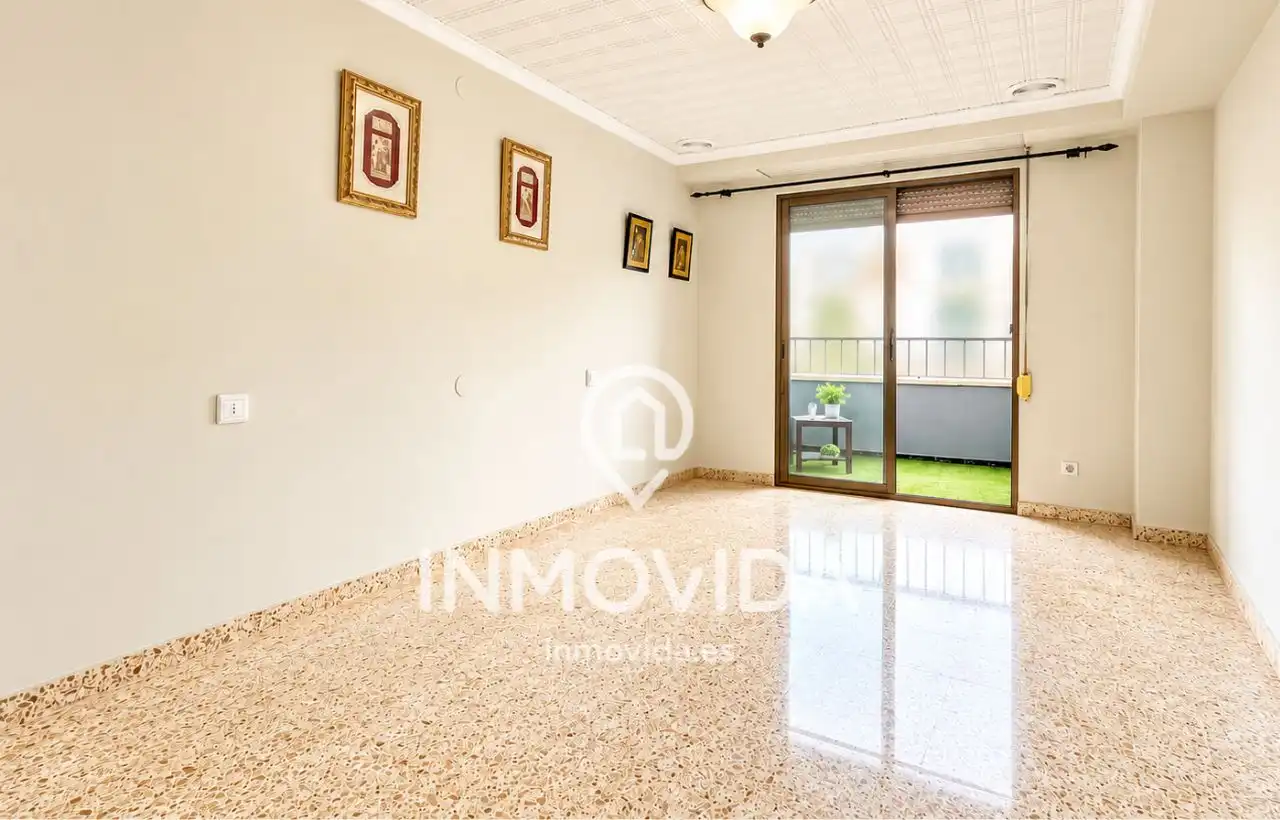 Vista exterior de Piso en venta en Xàtiva con Aire acondicionado, Amueblado y Balcón