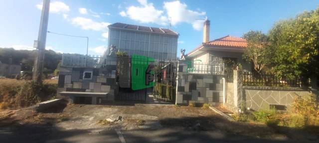 Casa-chalet en Venta en Baños de Molgas