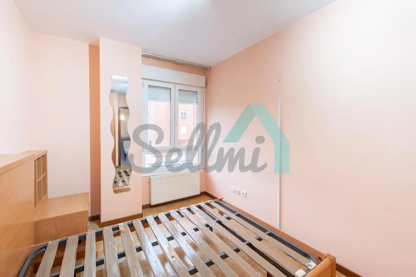 Bedroom of Flat for rent in Oviedo   with Heating, Parquet flooring and Furnished