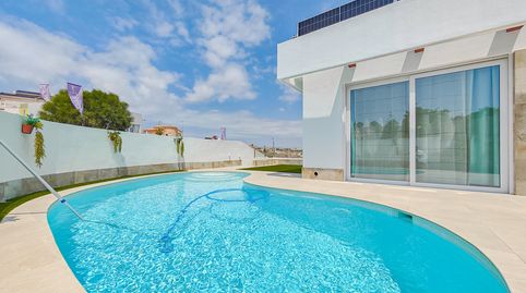 VILLA con PISCINA PRIVADA en CIUDAD QUESADAVIVIENDA Ref US003ND5 DORMITORIOS3 BANtildeOSPISCINA PRIVADASOacuteLARIUMSOacuteTANOamp