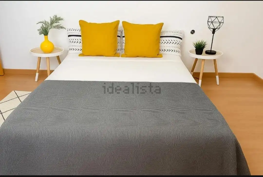 Schlafzimmer von Dachboden zum Verkauf in Almería mit Klimaanlage und Terrasse