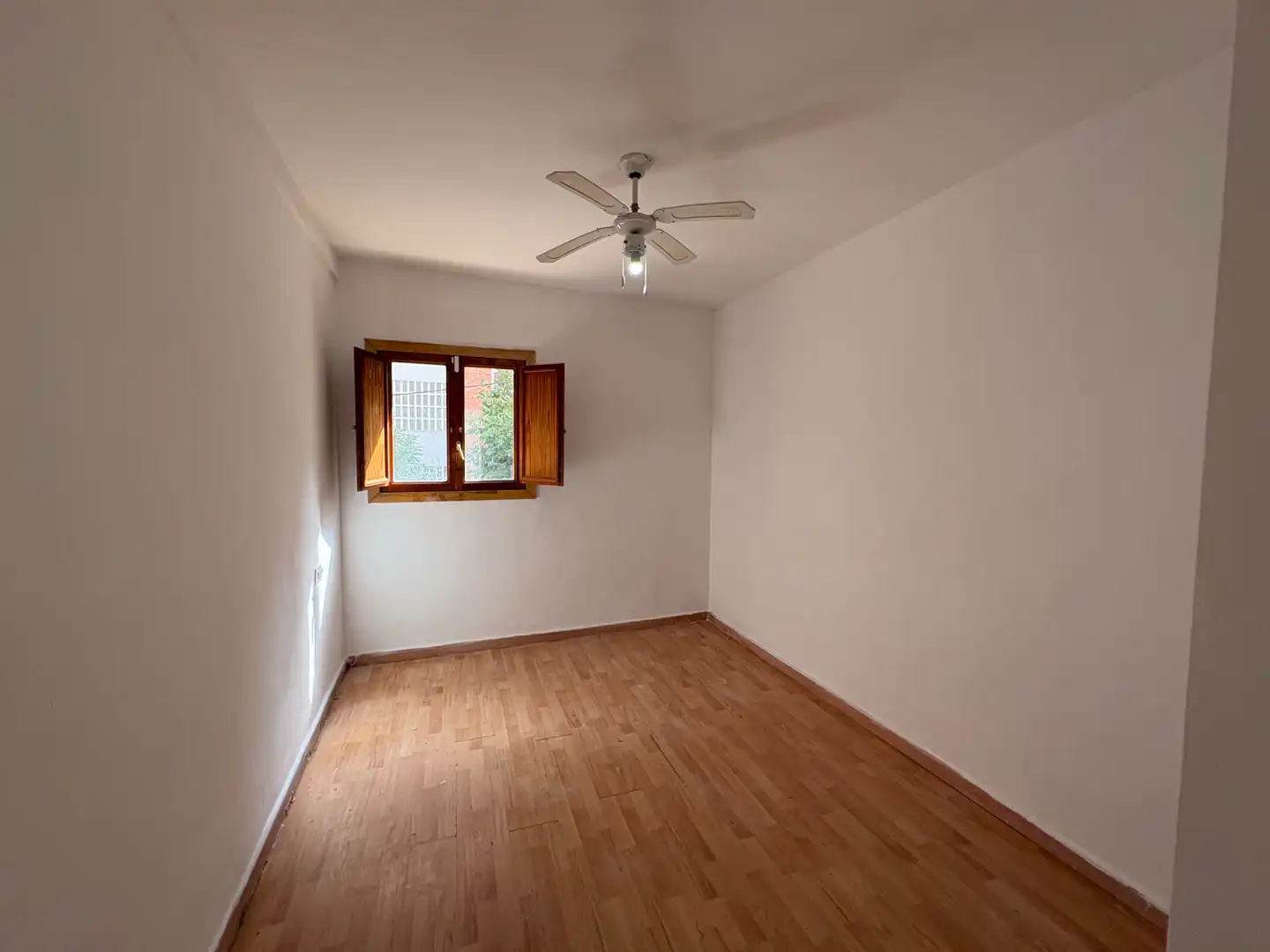 Bedroom of Houses for sale in Artigues - Llefià