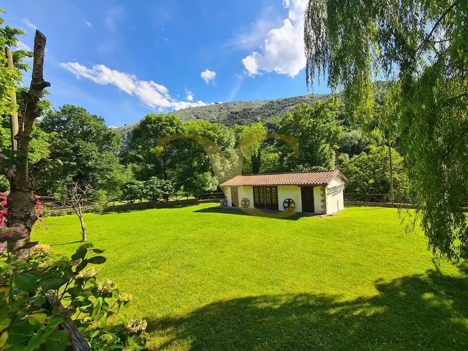 Jardí de Casa o xalet en venda en Peñamellera Alta amb Calefacció, Jardí privat i Terrassa