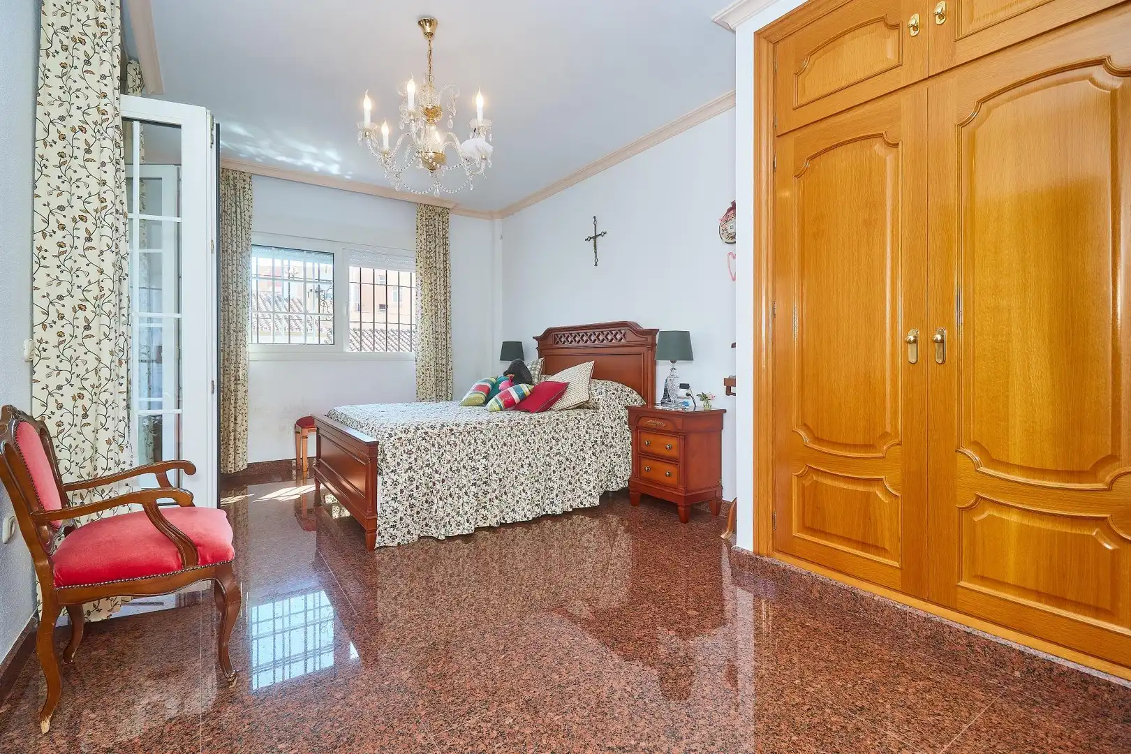 Dormitori de Casa o xalet en venda en Fuengirola amb Aire condicionat, Calefacció i Terrassa