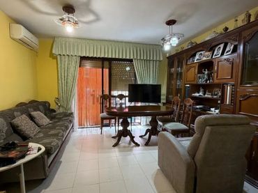 Casa amb balcó en venda a Centre