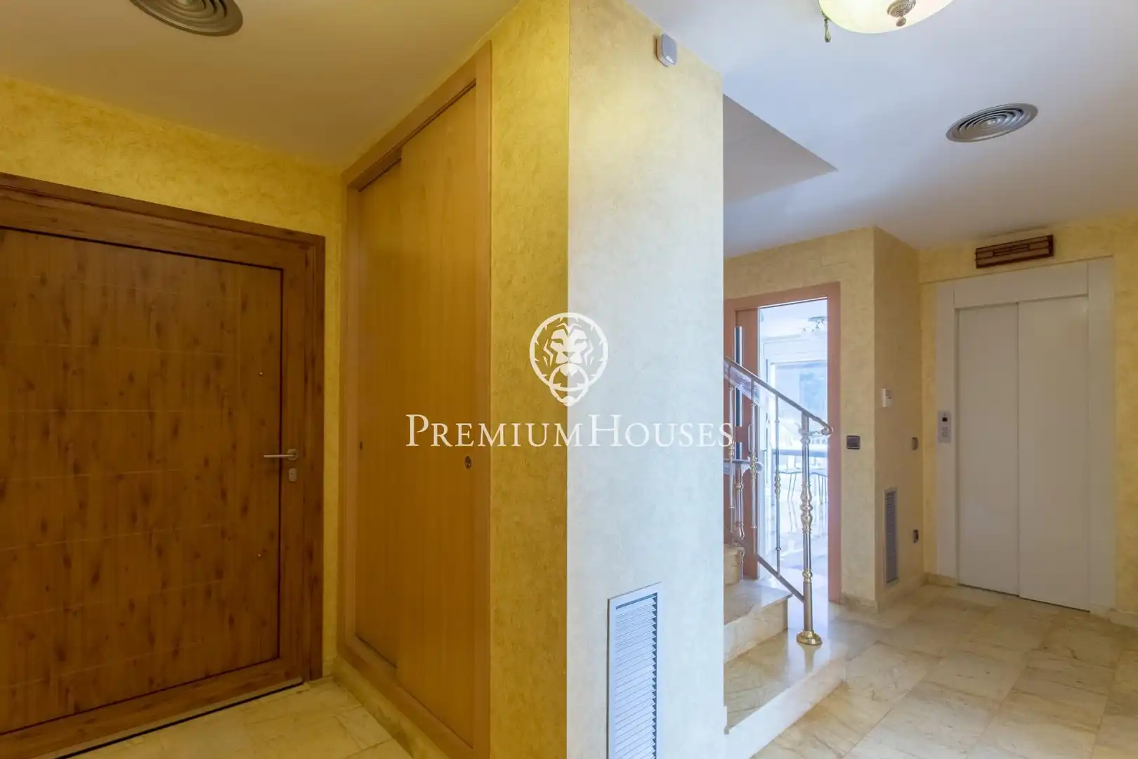 Casa con piscina in vendita a Montgoda, imagen 4