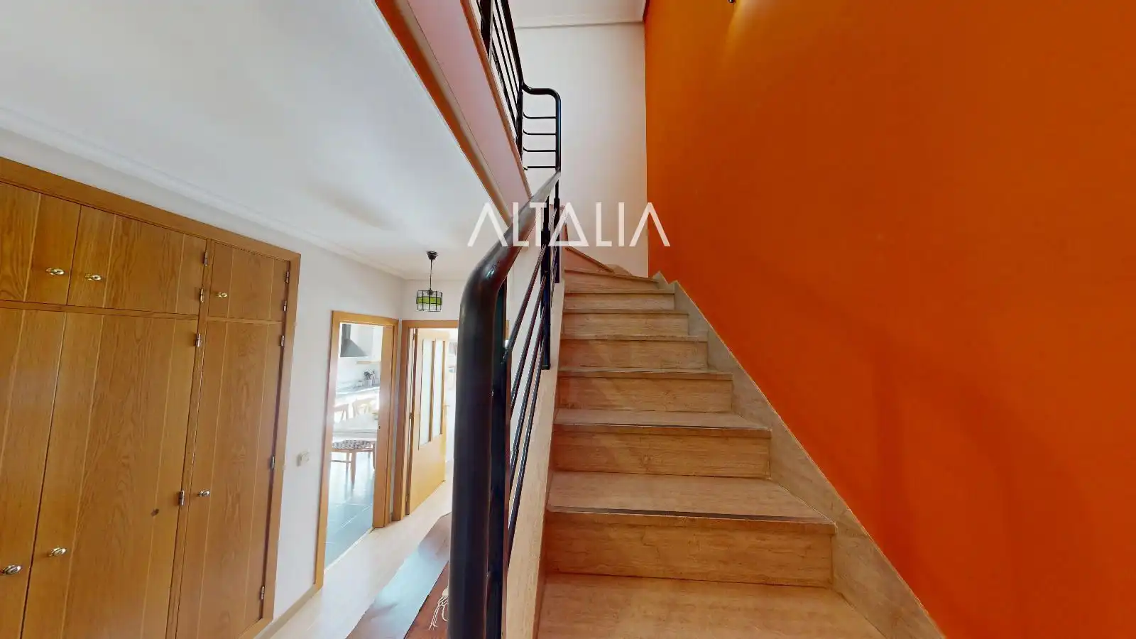 Casa adosada en venta en Cuenca con Calefacción, Piscina y Piscina comunitaria