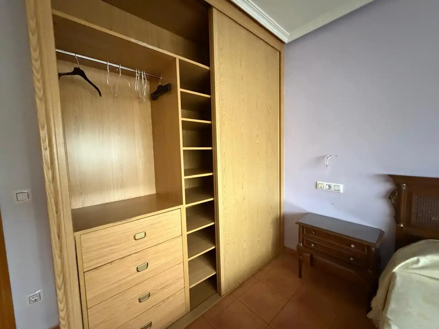 Dormitori de Casa adosada en venda en Palazuelos de Eresma amb Calefacció, Terrassa i Alarma
