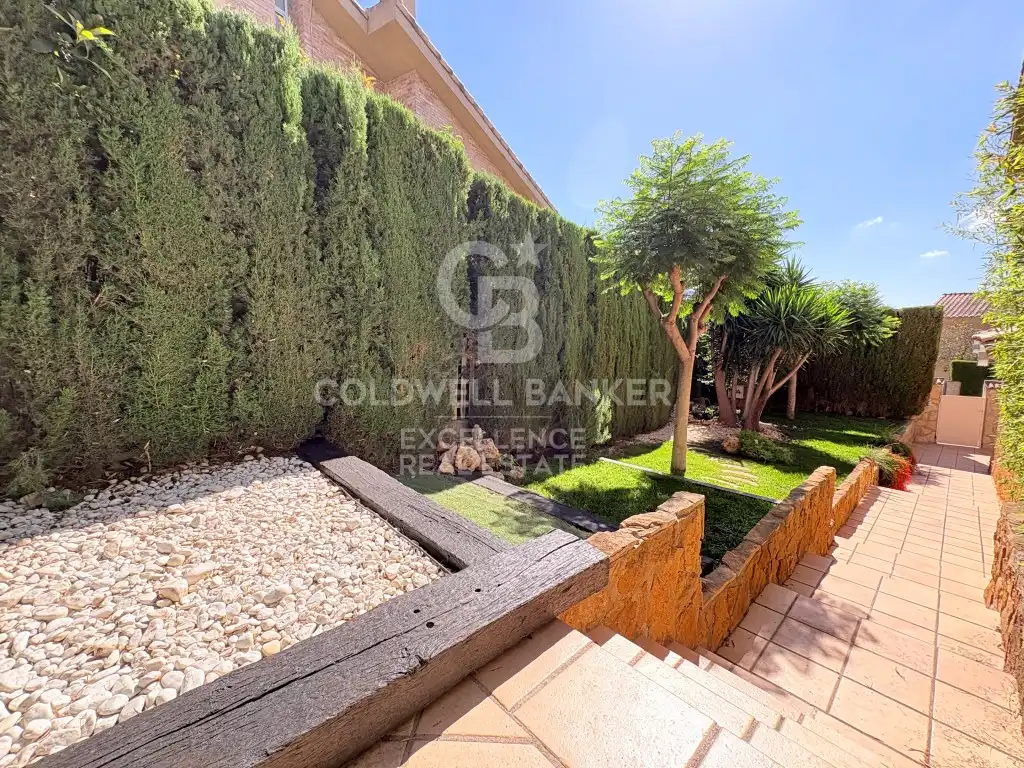 Houses for sale in Calle Goya-La Loma, La Loma