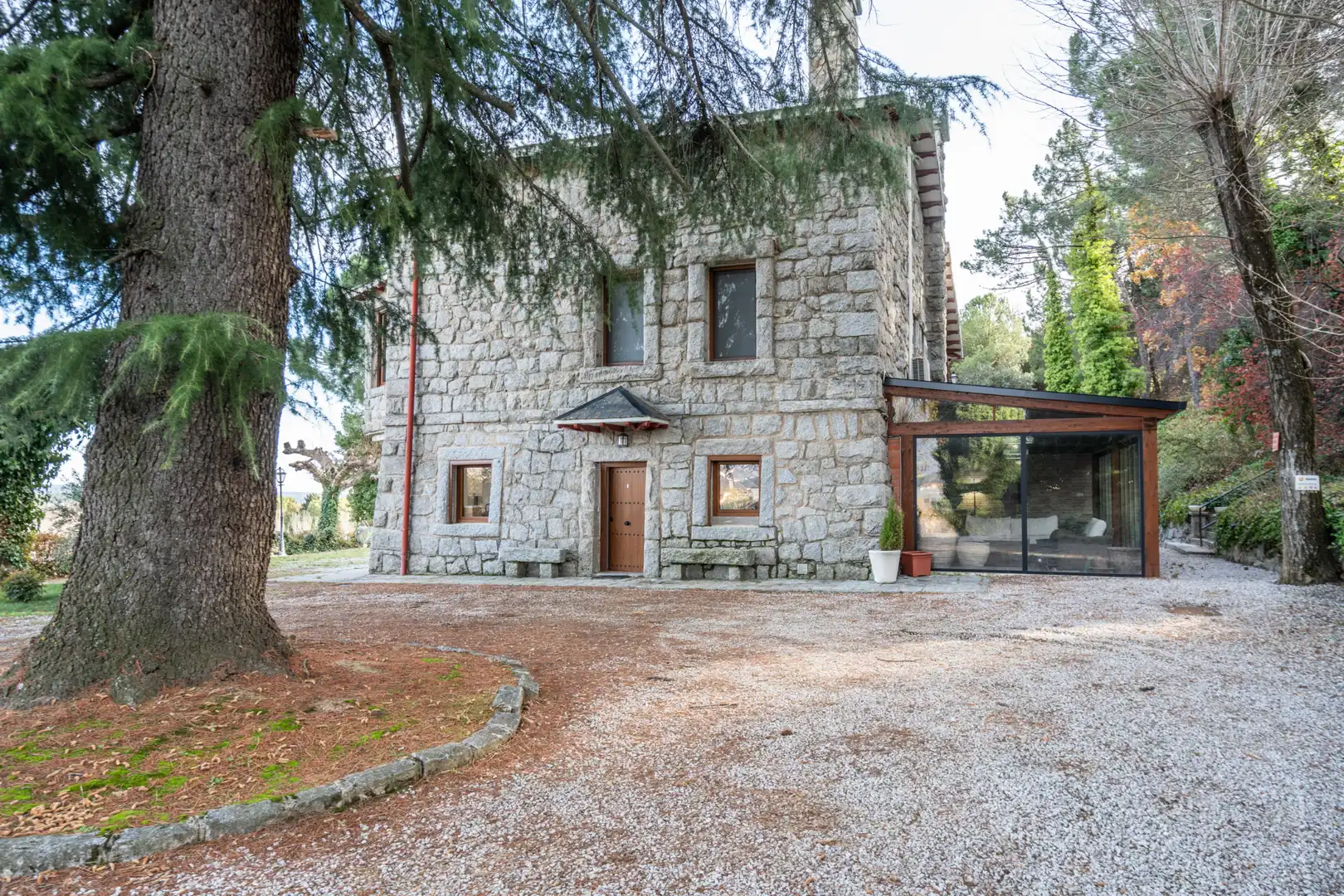 Vista exterior de Finca rústica en venta en Guadarrama con Aire acondicionado, Calefacción y Jardín privado