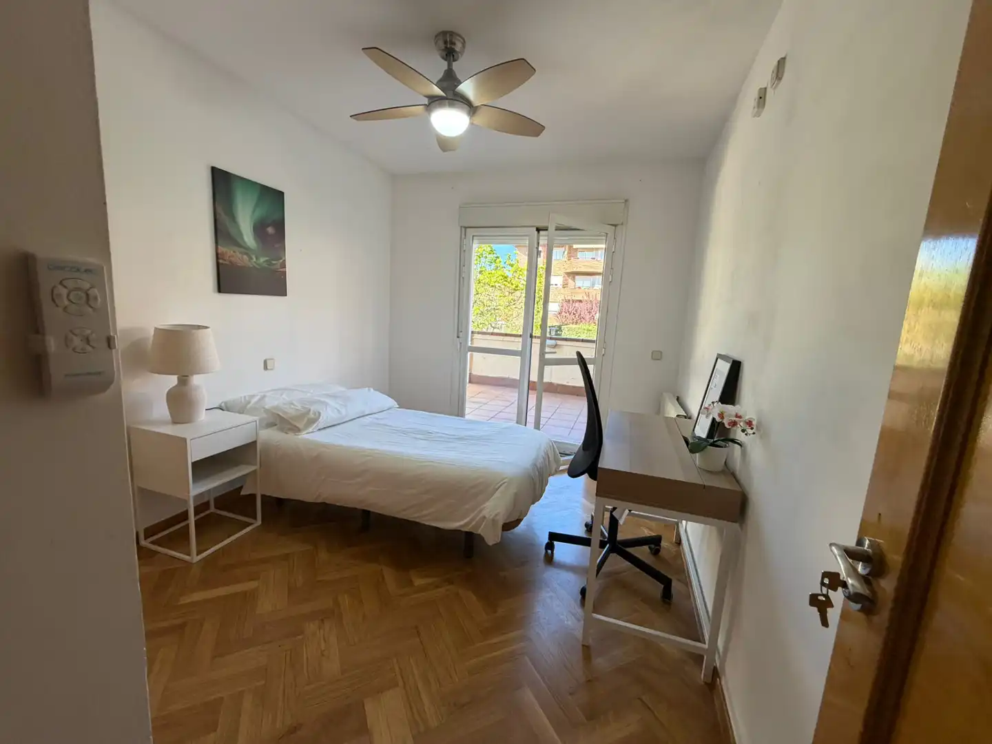 Bedroom of Flat for share in Majadahonda  with Terrace, Furnished and Washing machine