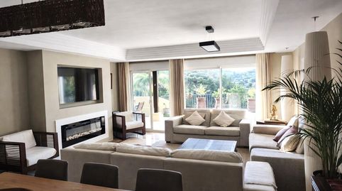 Residencia exclusiva en San Roque Club con terrazas al golf y máxima privacidad