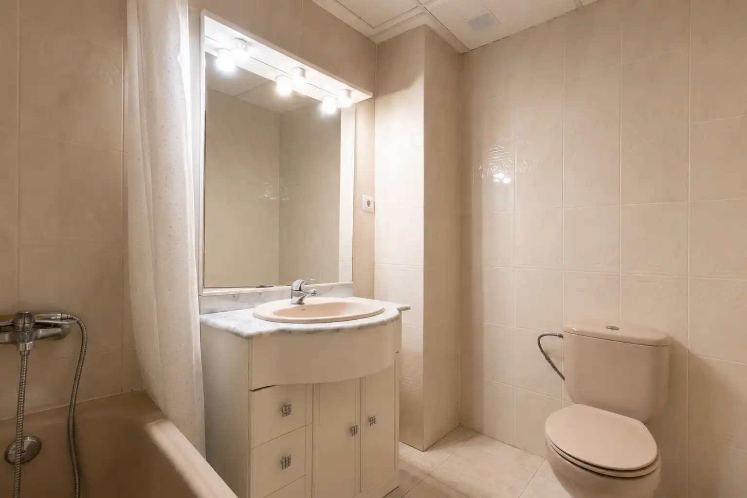 Bathroom of Detached homes for sale in Vandellòs i l'Hospitalet de l'Infant  with Heating, Private garden and Terrace