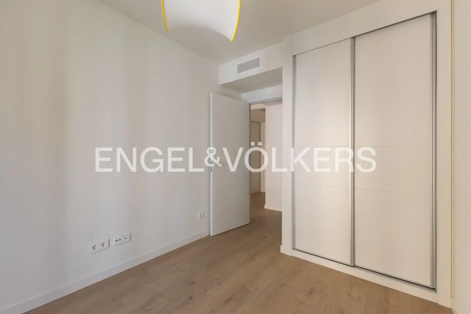Habitación de Piso de alquiler en Valencia con Aire acondicionado, Calefacción y Jardín privado