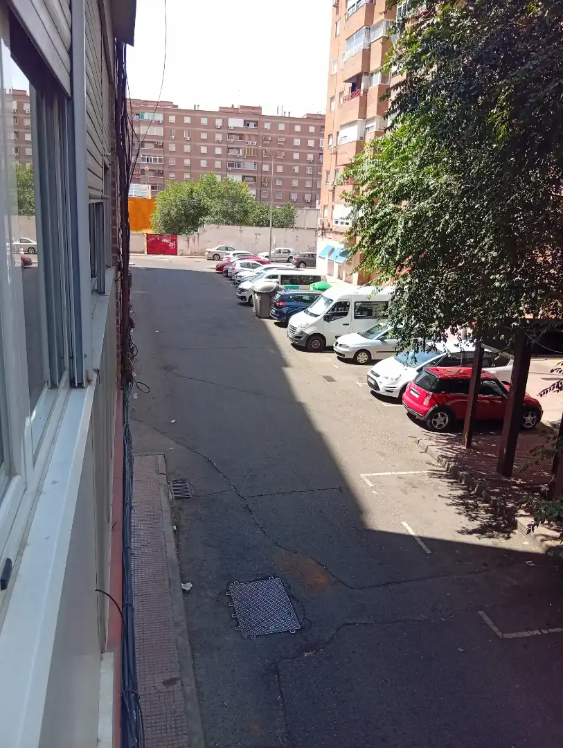 Aparcament de Pis en venda en Alcalá de Henares amb Aire condicionat, Calefacció i Moblat