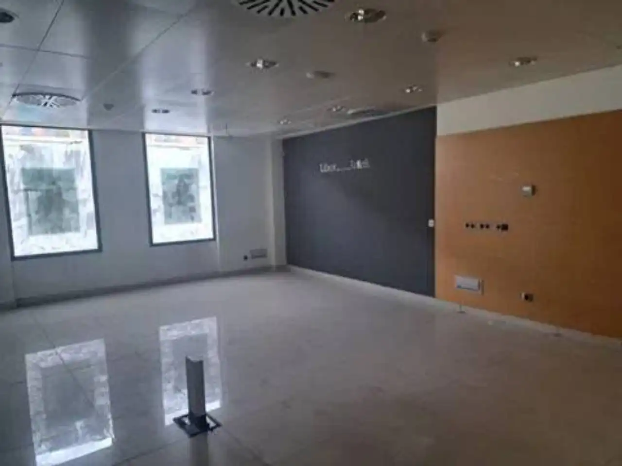 Local comercial en venda a Calle Constitucion