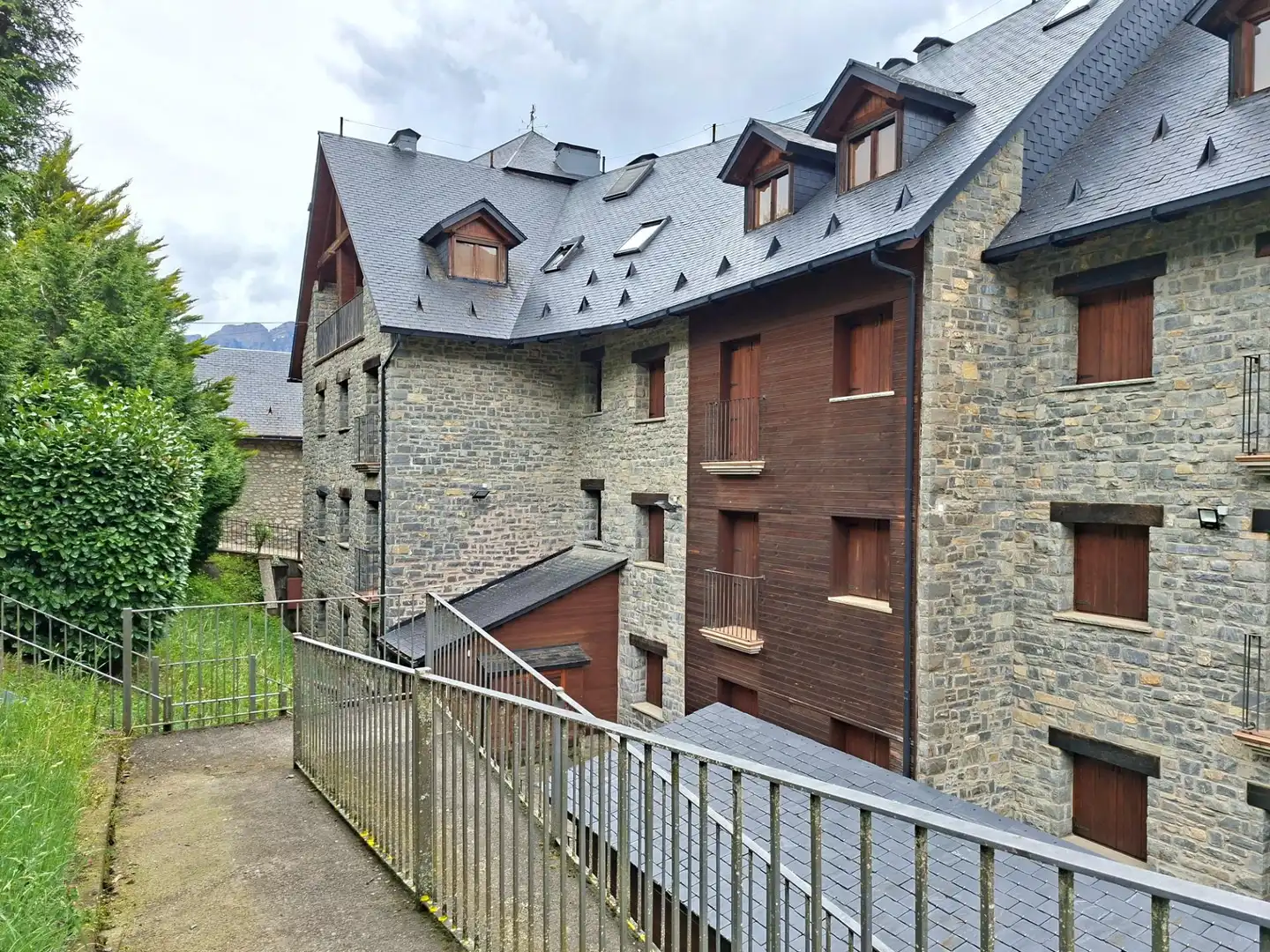 Exterior view of Attic for sale in Panticosa  with Heating, Storage room and Furnished