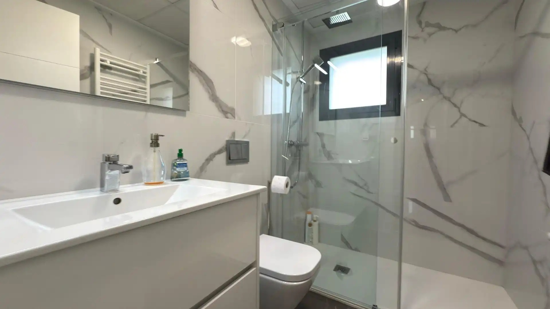Baño de Casa o chalet en venta en Sant Joan d'Alacant con Aire acondicionado, Calefacción y Jardín privado