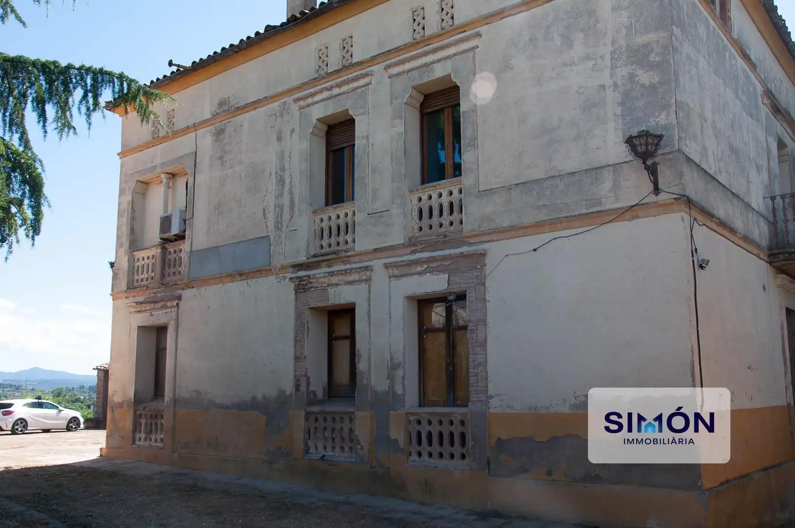 Vista exterior de Finca rústica en venda en Manresa amb Jardí privat, Terrassa i Traster