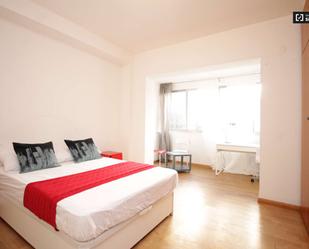 Bedroom of Flat to share in  Barcelona Capital  with Air Conditioner, Heating and Terrace