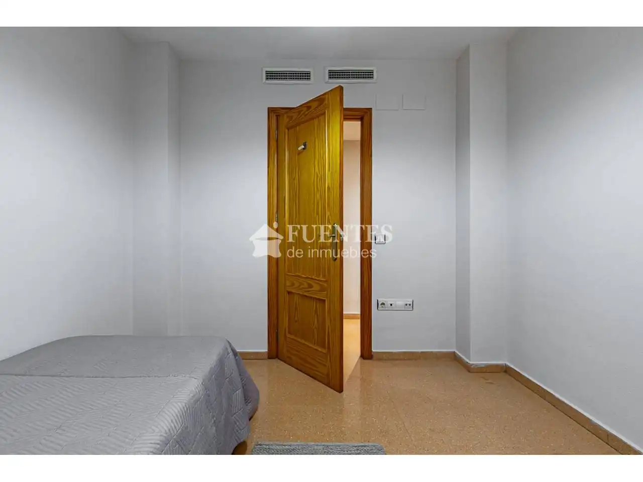 Bedroom of Flat for sale in Alicante / Alacant  with Air Conditioner
