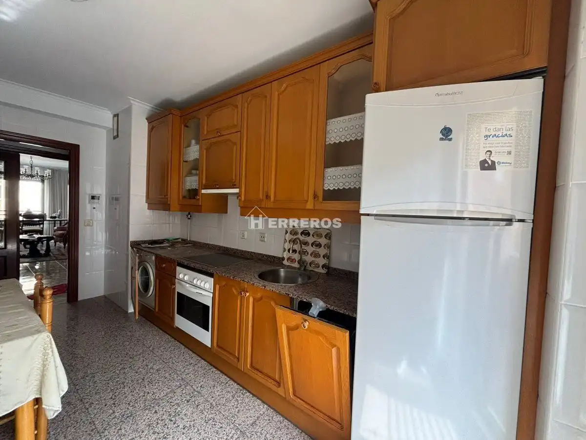 Cocina de Piso en venta en  Logroño con Calefacción, Terraza y Trastero
