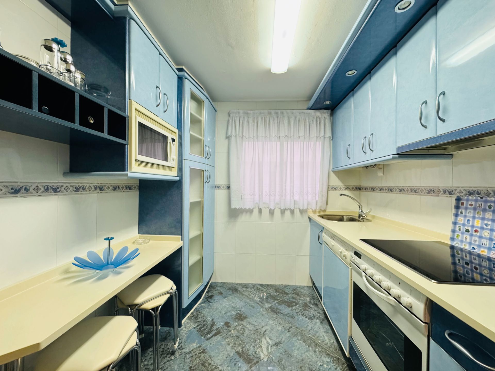 Kitchen of Flat for sale in  Zaragoza Capital  with Furnished, Oven and Washing machine