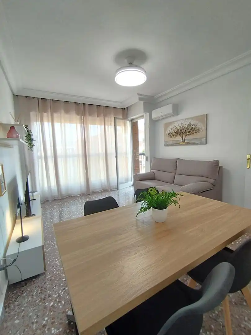 Sala d'estar de Pis de lloguer en  Murcia Capital amb Aire condicionat, Moblat i Balcó