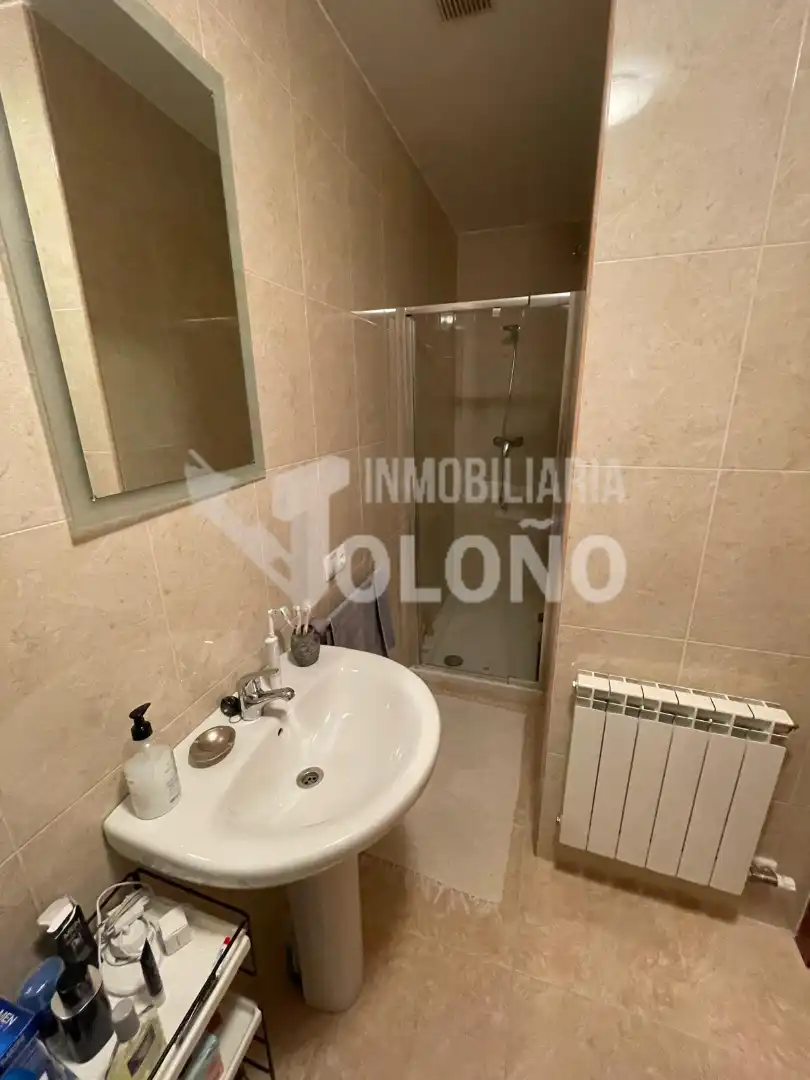Baño de Dúplex en venta en Castañares de Rioja con Calefacción, Parquet y Terraza