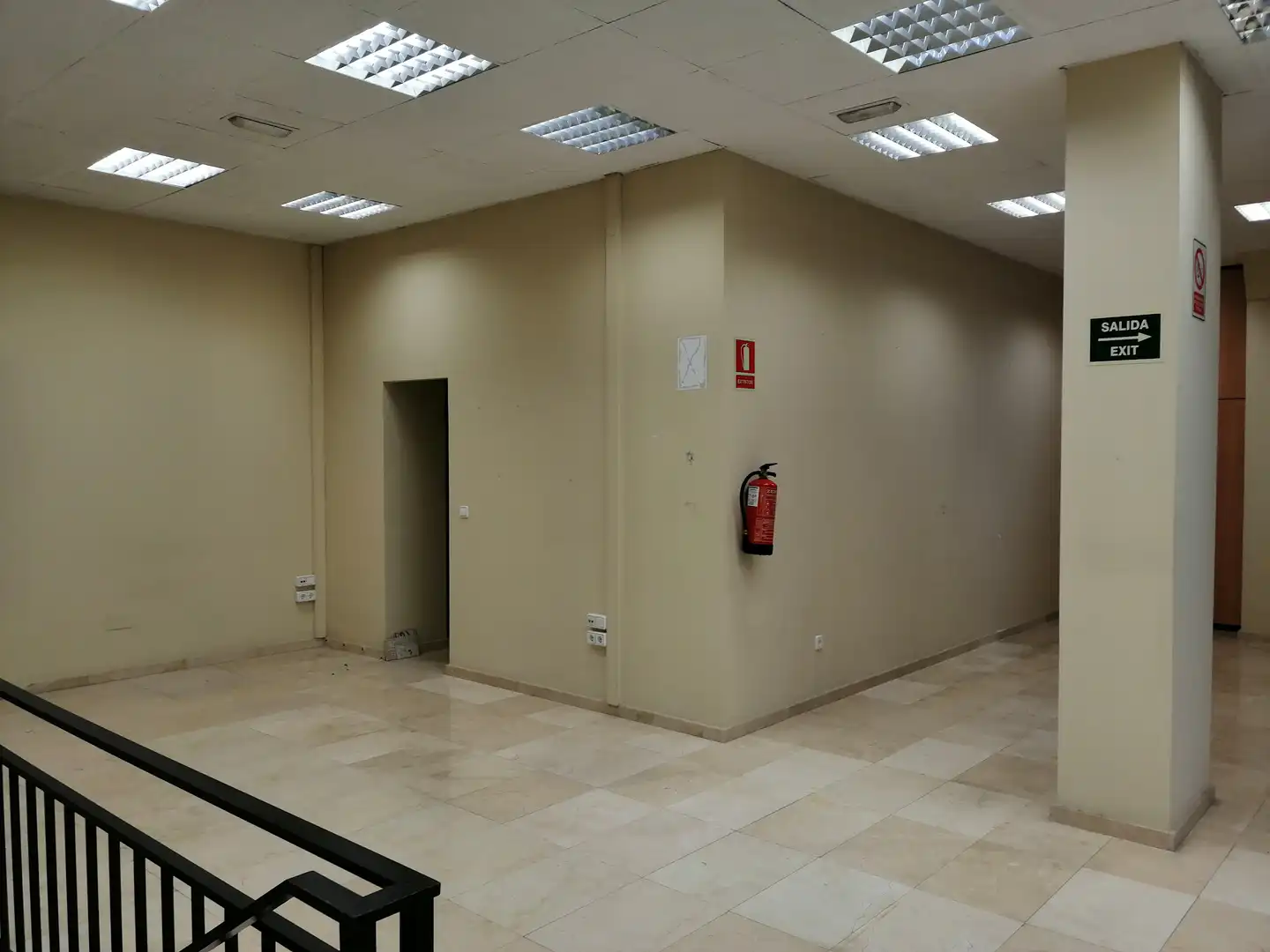 Geschaftsraum zur Miete in Calle Muñoz Degraín, 42, Auditorio - Seminario - Parque de Invierno