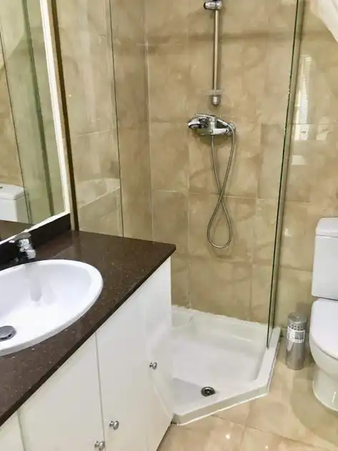 Bathroom of Study for rent in Linares  with Air Conditioner, Heating and Furnished