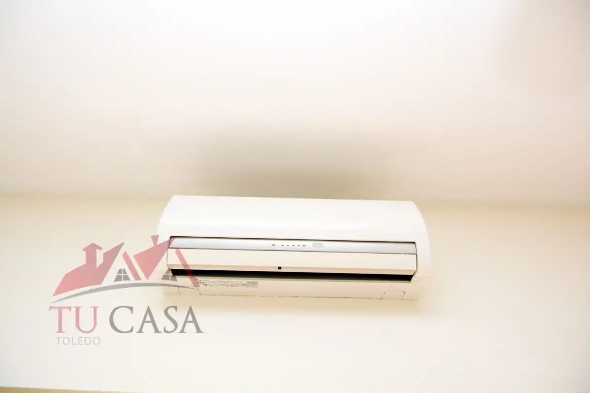 Office for rent in Toledo  with Air Conditioner and Heating