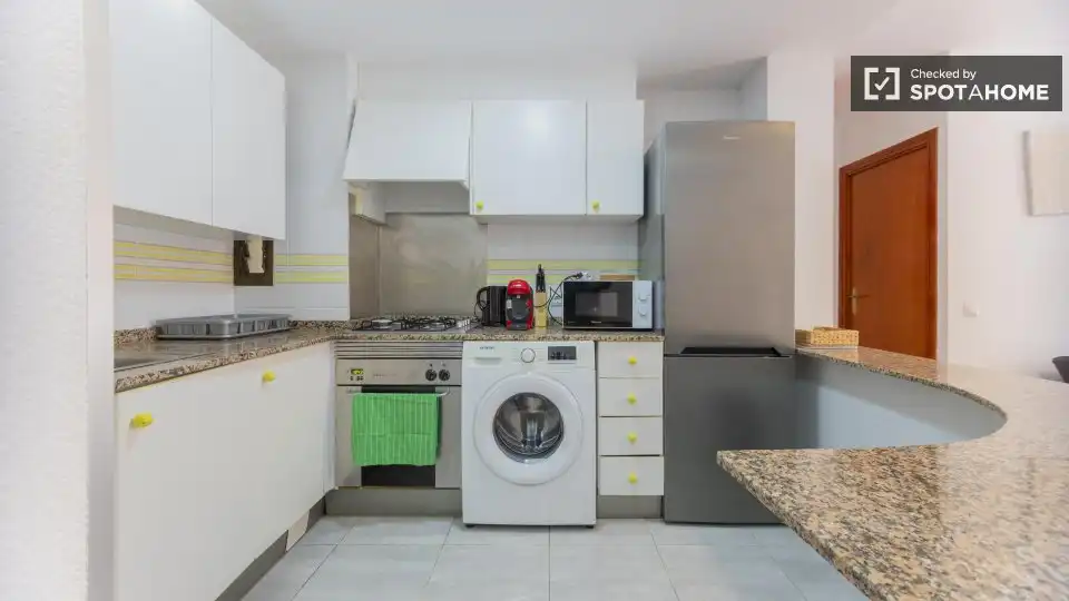 Kitchen of Flat for rent in Valencia  with Air Conditioner, Heating and Furnished