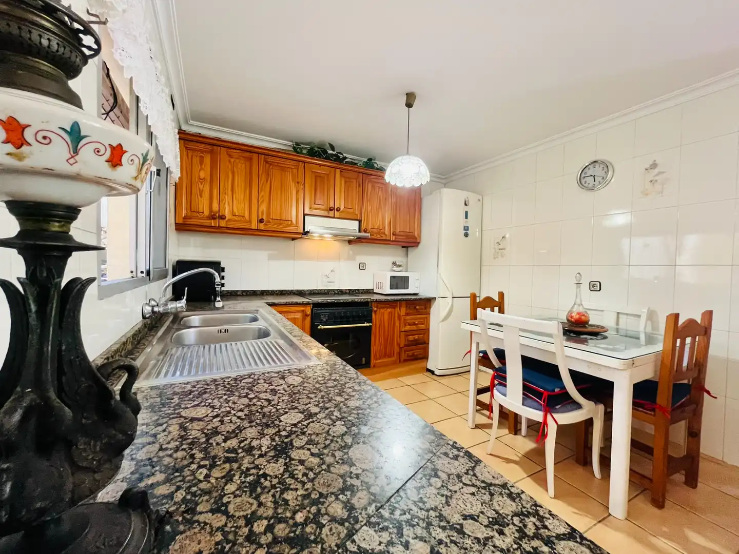 Cocina de Casa o chalet en venta en Fuengirola con Aire acondicionado, Jardín privado y Terraza