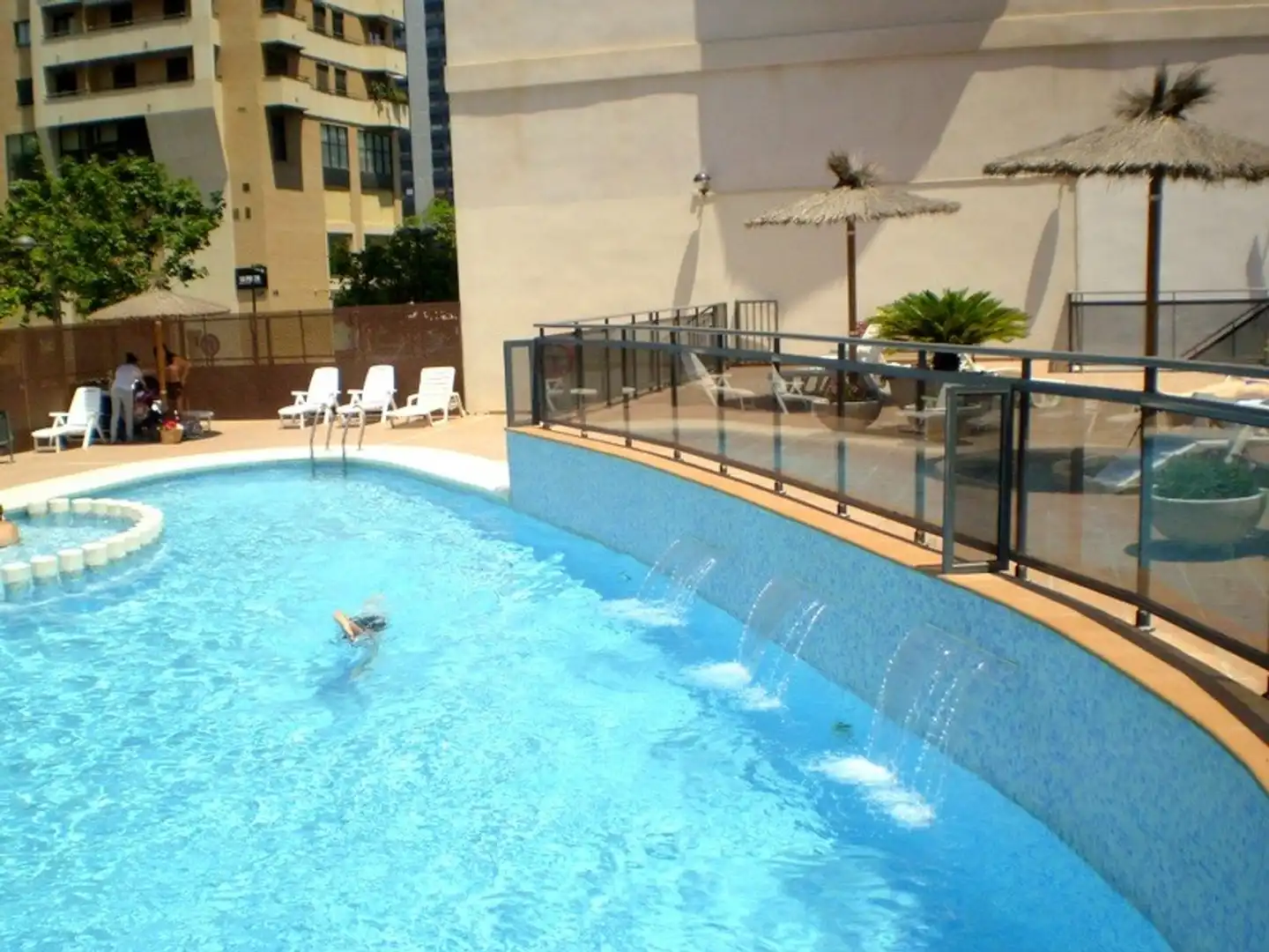 Piscina de Pis de lloguer en Valencia amb Aire condicionat, Calefacció i Traster
