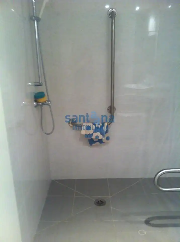 Badezimmer von Geschaftsraum zum Verkauf in Valdefresno mit Klimaanlage