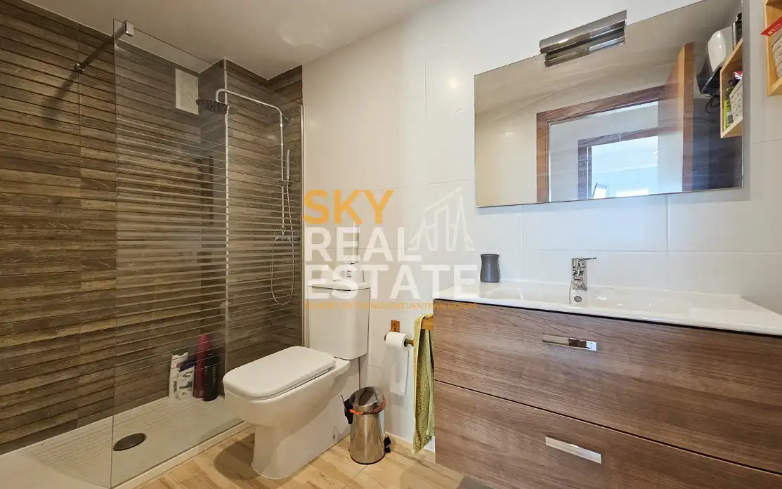 Baño de Piso en venta en Cullera con Terraza, Piscina y Amueblado