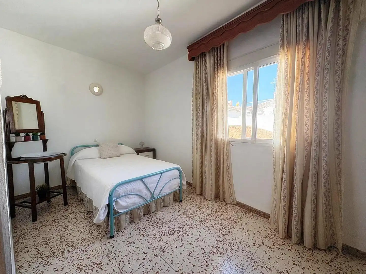 Habitación de Finca rústica en venta en Yunquera con Jardín privado, Terraza y Balcón