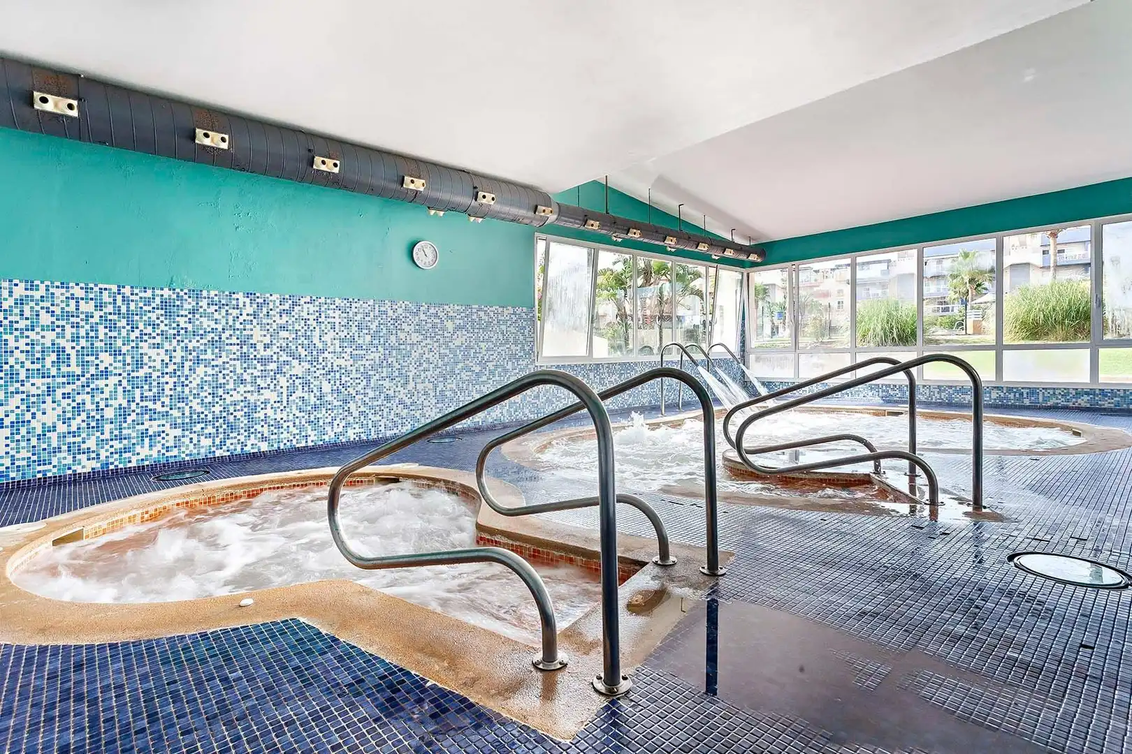 Piscina de Pis en venda en El Ejido amb Aire condicionat, Calefacció i Jardí privat