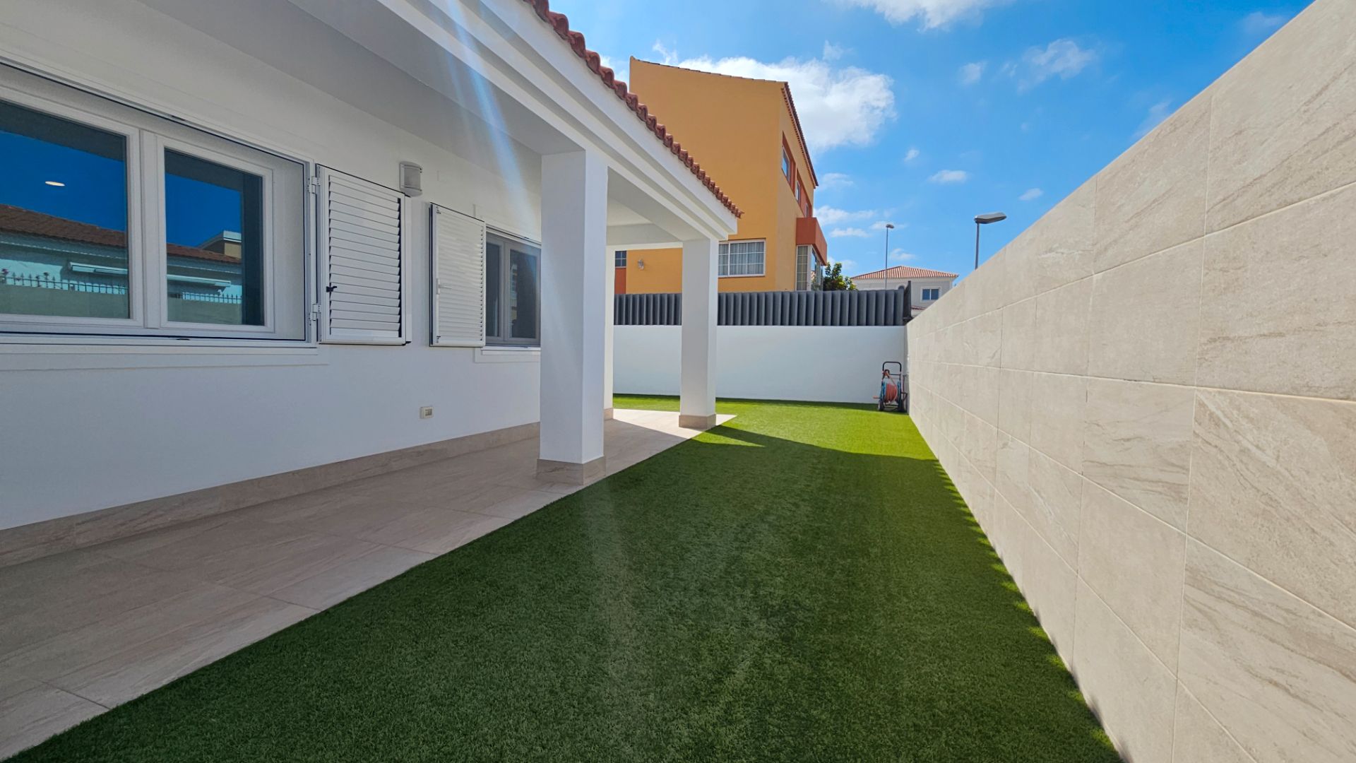 Terrace of House or chalet for sale in Adeje  with Air Conditioner, Private garden and Terrace